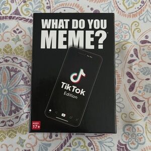 What Do You Meme? TikTok Edition Board Game